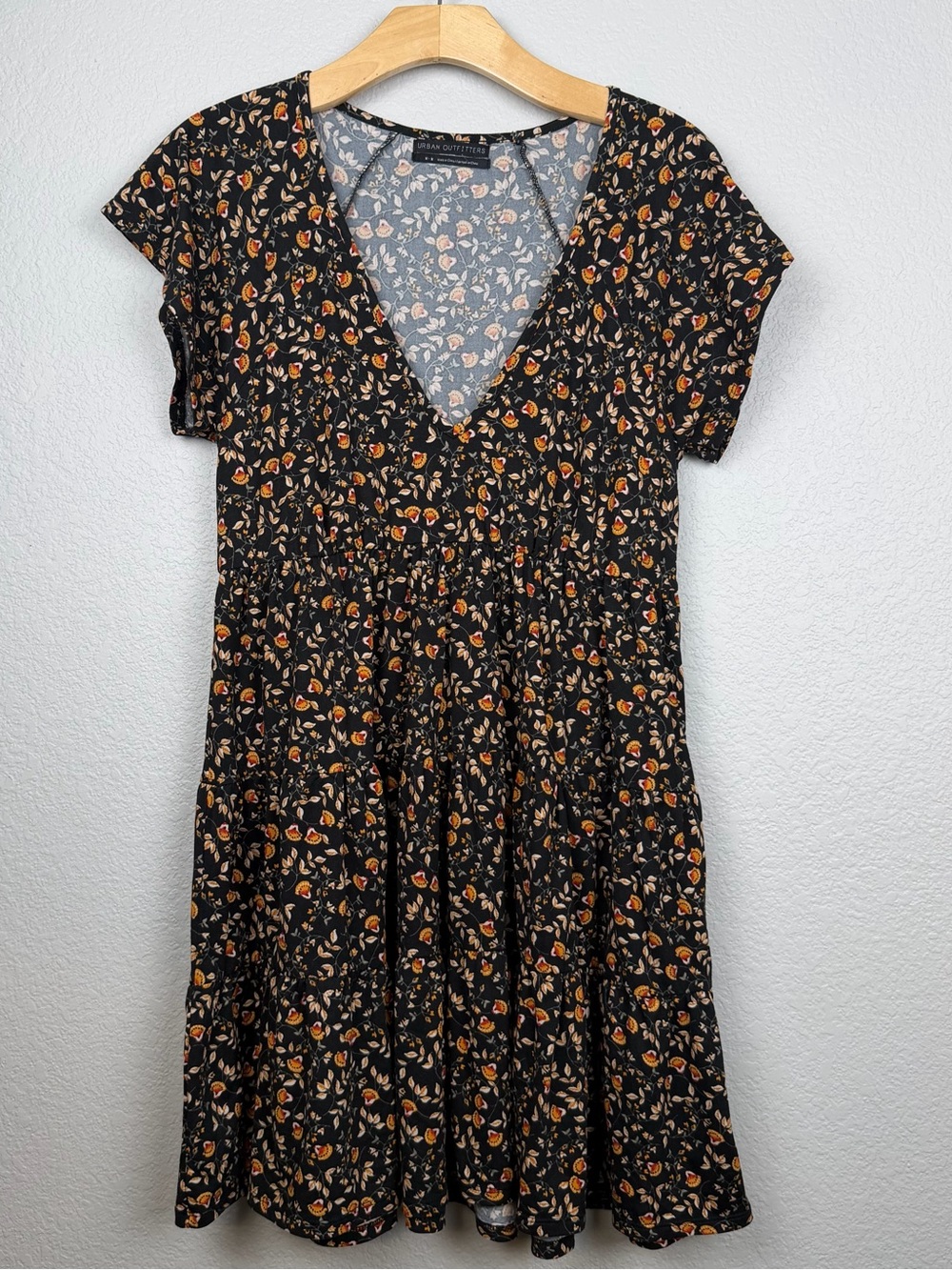 Urban Outfitters Floral Mini Dress Black Orange Tiered V-Neck Short Sleeve M